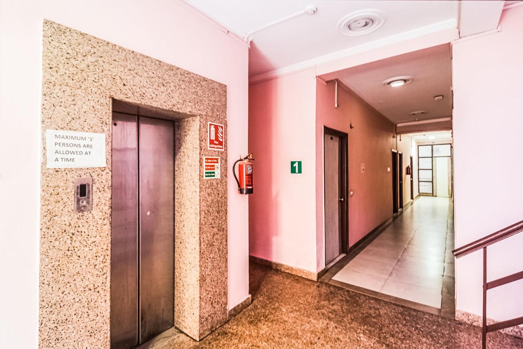 Hotel O Avni Residency Gurgaon Eksteriør bilde
